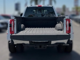 Ford Super Duty F-350 DRW LARIAT 4WD Crew Cab 8' Box 2026