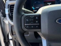 Ford Super Duty F-350 DRW LARIAT 4WD Crew Cab 8' Box 2026