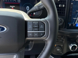 Ford Super Duty F-350 DRW LARIAT 4WD Crew Cab 8' Box 2026