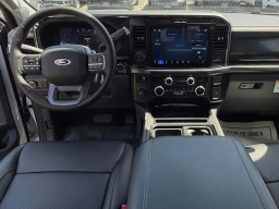 Ford Super Duty F-350 DRW LARIAT 4WD Crew Cab 8' Box 2026