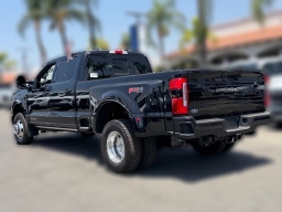 Ford Super Duty F-350 DRW Platinum 4WD Crew Cab 8' Box 2026