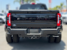 Ford Super Duty F-350 DRW Platinum 4WD Crew Cab 8' Box 2026