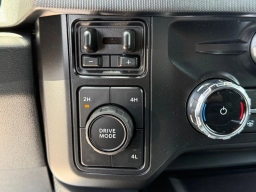 Ford Super Duty F-350 DRW Platinum 4WD Crew Cab 8' Box 2026