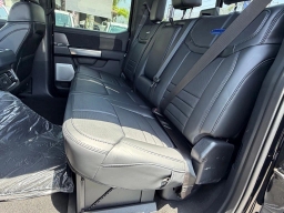 Ford Super Duty F-350 DRW Platinum 4WD Crew Cab 8' Box 2026