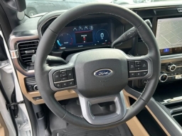 Ford Super Duty F-350 DRW LARIAT 4WD Crew Cab 8' Box 2026