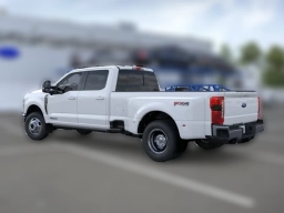 Ford Super Duty F-350 DRW LARIAT 4WD Crew Cab 8' Box 2026