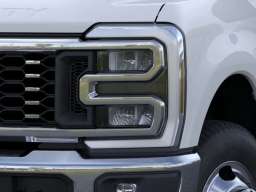 Ford Super Duty F-350 DRW LARIAT 4WD Crew Cab 8' Box 2026
