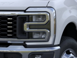 Ford Super Duty F-350 DRW LARIAT 4WD Crew Cab 8' Box 2026