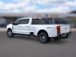 Ford Super Duty F-350 DRW LARIAT 4WD Crew Cab 8' Box 2026