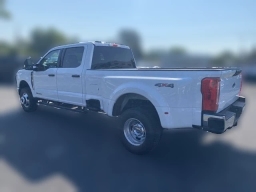 Ford Super Duty F-350 DRW XLT 4WD Crew Cab 8' Box 2026