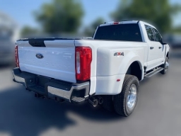 Ford Super Duty F-350 DRW XLT 4WD Crew Cab 8' Box 2026