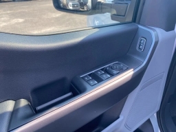 Ford Super Duty F-350 DRW XLT 4WD Crew Cab 8' Box 2026