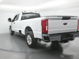 Ford Super Duty F-350 SRW XLT 2WD SuperCab 8' Box 2026