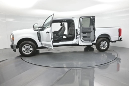 Ford Super Duty F-350 SRW XLT 2WD SuperCab 8' Box 2026