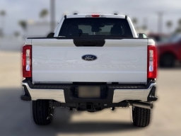 Ford Super Duty F-350 SRW XLT 4WD SuperCab 8' Box 2025