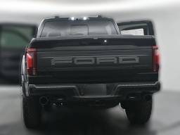 Ford F-150 Raptor 4WD SuperCrew 5.5' Box 2026