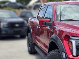 Ford F-150 Raptor 4WD SuperCrew 5.5' Box 2026