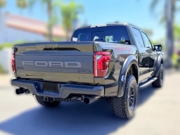 Ford F-150 Raptor 4WD SuperCrew 5.5' Box 2026