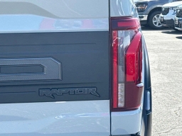 Ford F-150 Raptor 4WD SuperCrew 5.5' Box 2026
