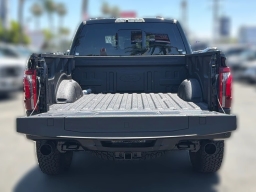 Ford F-150 Raptor 4WD SuperCrew 5.5' Box 2026