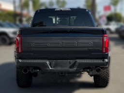 Ford F-150 Raptor 4WD SuperCrew 5.5' Box 2026