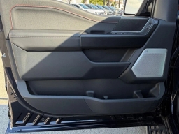 Ford F-150 Raptor 4WD SuperCrew 5.5' Box 2026