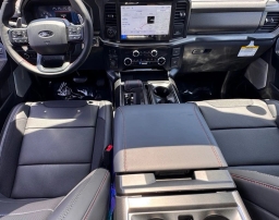 Ford F-150 Raptor 4WD SuperCrew 5.5' Box 2026