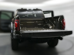 Ford F-150 Raptor 4WD SuperCrew 5.5' Box 2026