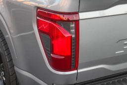 Ford F-150 STX 4WD SuperCrew 5.5' Box 2025