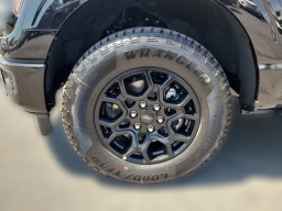 Ford F-150 XLT 4WD SuperCrew 5.5' Box 2026