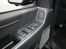Ford F-150 XLT 4WD SuperCrew 5.5' Box 2025