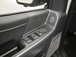 Ford F-150 XLT 4WD SuperCrew 5.5' Box 2025