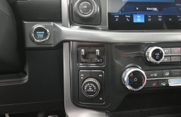 Ford F-150 XLT 4WD SuperCrew 5.5' Box 2025