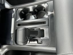 Ford F-150 LARIAT 4WD SuperCrew 5.5' Box 2026