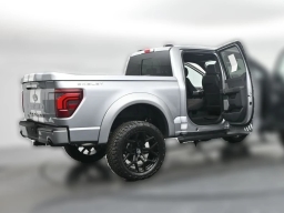 Ford F-150 LARIAT 4WD SuperCrew 5.5' Box 2025