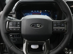 Ford F-150 LARIAT 4WD SuperCrew 5.5' Box 2025