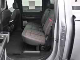 Ford F-150 LARIAT 4WD SuperCrew 5.5' Box 2025