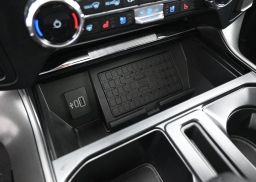 Ford F-150 LARIAT 4WD SuperCrew 5.5' Box 2025