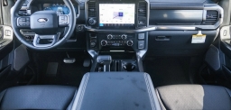 Ford F-150 LARIAT 4WD SuperCrew 5.5' Box 2026