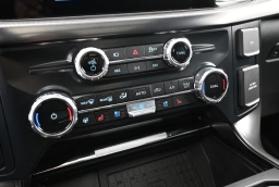 Ford F-150 LARIAT 4WD SuperCrew 5.5' Box 2025