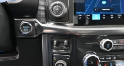 Ford F-150 LARIAT 4WD SuperCrew 5.5' Box 2025