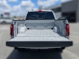 Ford F-150 LARIAT 4WD SuperCrew 5.5' Box 2026