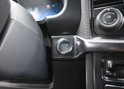 Ford F-150 LARIAT 4WD SuperCrew 5.5' Box 2025