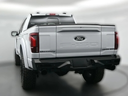 Ford F-150 LARIAT 4WD SuperCrew 5.5' Box 2025