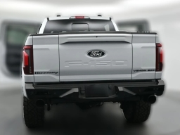 Ford F-150 LARIAT 4WD SuperCrew 5.5' Box 2025