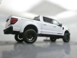Ford F-150 LARIAT 4WD SuperCrew 5.5' Box 2025