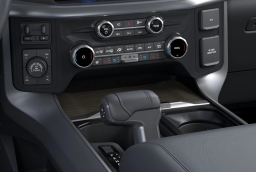 Ford F-150 LARIAT 4WD SuperCrew 5.5' Box 2026