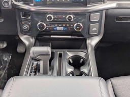 Ford F-150 LARIAT 4WD SuperCrew 5.5' Box 2026