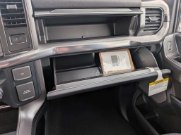Ford F-150 LARIAT 4WD SuperCrew 5.5' Box 2026