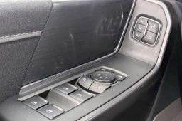 Ford F-150 LARIAT 4WD SuperCrew 5.5' Box 2026
